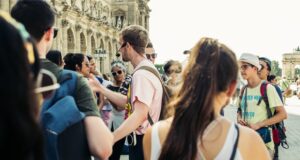 Top qualities of a good tour guide Top qualities of a good tour guide