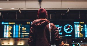 How to kill time at Airport How to kill time at airport