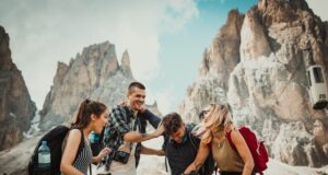 How to meet people while travelling solo How to meet people while travelling solo