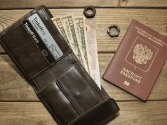 How to carry Money while you travel How to carry money while you travel