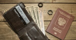 How to carry Money while you travel How to carry money while you travel