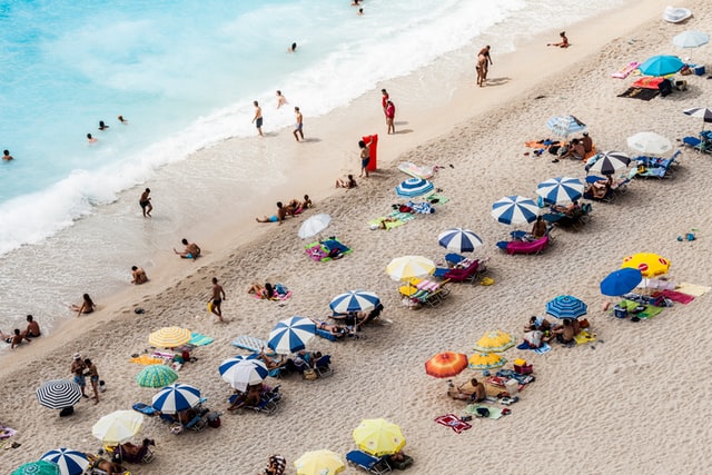 Tips to make best of your Beach Holidays - Be in shade