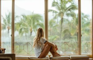 Favorite holiday destinations of Bollywood celebs Favorite Holiday destinations of Bollywood Celebs