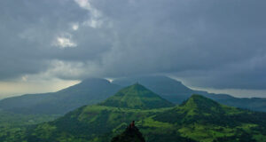 A Walk in the Clouds – Harihar Fort for Beginners Harihar Fort Beginners Trek