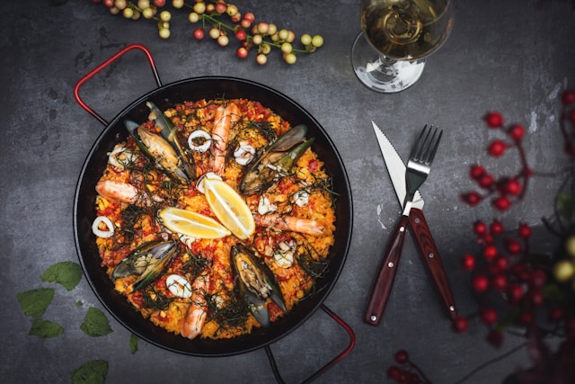 vk-bro-_79ZJS8pV70-unsplash Best 20 Paella Places Around the World - 20 Pans Worth Booking a Flight For